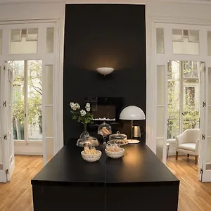 Cami Gallery Guest house
